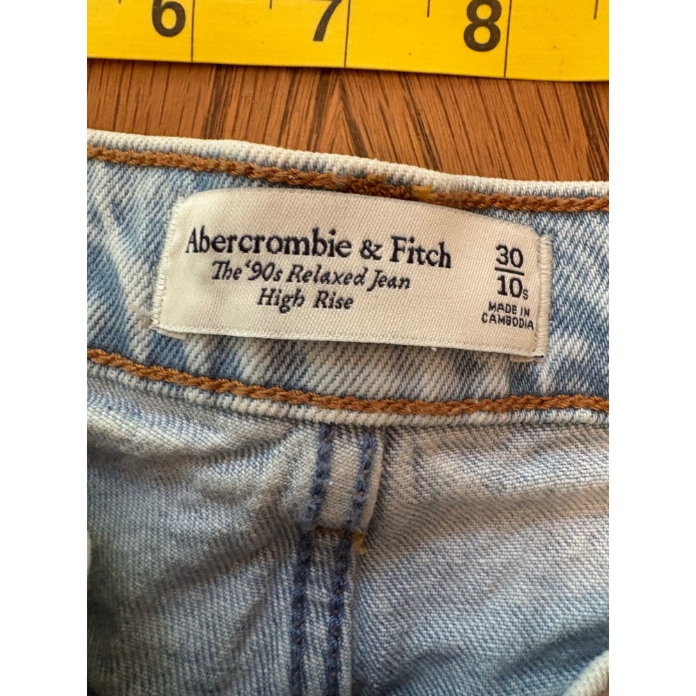 Abercrombie & Fitch The 90s Relaxed Jean Womens 30/10S Light Wash High Rise Dist - Picture 4 of 7
